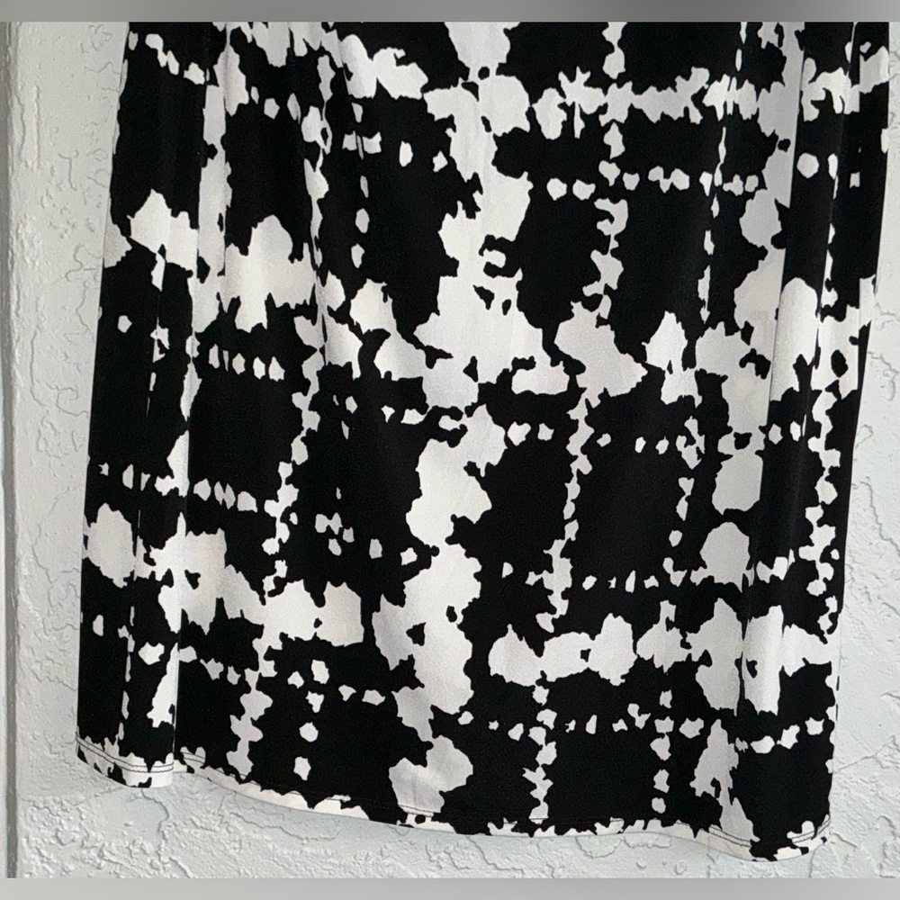 Dressbarn Monochrome Patterned Dress - Picture 5 of 8